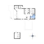 Wohnung mit drei Schlafzimmern, Küche und Bad. Außenbereich mit Garage.