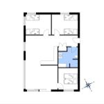 Wohnung mit vier Schlafzimmern und einer blauen Fläche, die die Küche und das Bad beinhaltet.