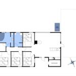 Dieses Grundriss zeigt eine Wohnung mit drei Schlafzimmern, Küche, Bad und Poolbereich.