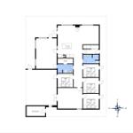 Dieses Haus hat drei Schlafzimmer, eine Sauna und eine Küche.