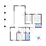 Wohnung mit drei Schlafzimmern, Küche und Bad. Raumübersicht mit Kompass.