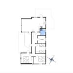Wohnung mit drei Schlafzimmern, Küche und Bad. Raumübersicht mit Kompass.