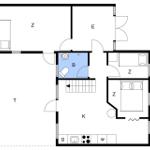 Wohnung mit Küche, Bad, zwei Schlafzimmern und Terrasse. Flur mit Treppe.