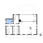 Die Wohnung hat drei Schlafzimmer, eine Küche und ein Bad.