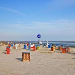 Strand mit Niveaball...