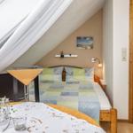 gemütliches Bett in der Nische...
