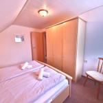 Elternschlafzimmer mit Schrank ...