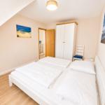 Schlafzimmer 2 mit Kleiderschrank...
