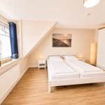 Schlafzimmer 1...