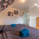 Elternschlafzimmer mit Schrank...