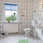 Badezimmer mit Dusche ...