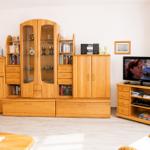 Wohnwand mit Fernseher...