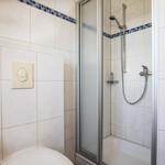 Badezimmer mit Dusche...