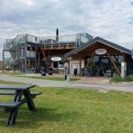 Bojendorf am Strand das Cosy.
Leckere Kleinigkeiten essen mit Blick auf das Wasser.