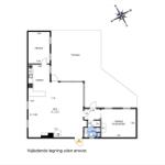 Wohnung mit Küche, Wohnzimmer, Schlafzimmer und Terrasse. Raumhöhen und Flächen angegeben.