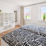 Elternschlafzimmer mit Schrank...