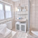 Badezimmer mit Dusche...
