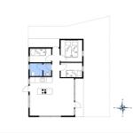 Wohnung mit drei Schlafzimmern, Küche und Bad. Raumbelegung mit Maßen.