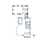 Wohnung mit drei Schlafzimmern, Sauna und Küche. Grundriss mit Orientierung.