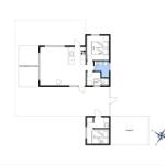 Wohnung mit Küche, zwei Schlafzimmern, Bad und überdachter Terrasse.