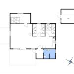 Wohnung mit vier Schlafzimmern, Küche und Bad. Außentür und Garage vorhanden.