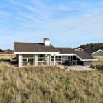 Moderne Villa mit Terrasse und Grillplatz in Grasland