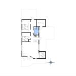 Wohnung mit drei Schlafzimmern, Küche und Bad. Außenbereich mit Garage.