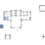 Wohnung mit mehreren Schlafzimmern, Küche und Bad. Außenbereich mit Carport und Garage.