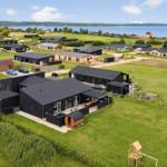 Modernes Ferienhaus mit Sauna und Blick auf See