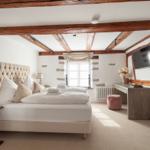 Schlafzimmer 1...