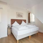 Schlafzimmer 1...
