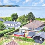 House with sea view and green gardens