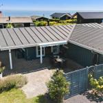 Moderne Villa mit Terrasse, Garten und Meerblick.