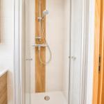 Badezimmer mit Dusche...