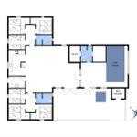 Dieses Haus hat mehrere Schlafzimmer, eine Sauna, einen Pool und einen Skur-Schuppen.
