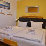 Schlafzimmer mit Doppelbett