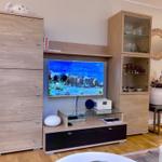 Wohnzimmer mit Fernseher