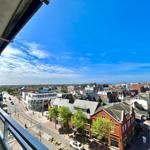 Balkon zur Westseite mit Blick über die Stadt Westerland bis zum Meer