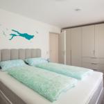 Schlafzimmer 1...
