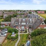 House with garden, terrace, and parking in a quiet residential area.