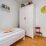 Schlafzimmer mit zwei Einzelbetten (OG)