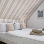 Schlafzimmer mit Doppelbett