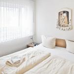 Schlafzimmer mit Doppelbett