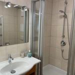 Badezimmer mit Dusche im kbar36, Hermann-Häcker Straße 42a, Apartment-Residenz Ostseestrand in Kühlungsborn