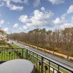 Balkon mit Gartenmöbeln im kbvl14, Villa Löwenstein, Ostseeallee 27 in Kühlungsborn