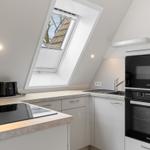 Küchenzeile mit Backofen im kbvl14, Villa Löwenstein, Ostseeallee 27 Kühlungsborn