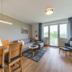 Wohn-Essbereich mit Zugang zum Balkon im sihi220, Hus Inselkieker, Mellumweg 6b in Schillig