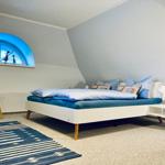 Schlafzimmer mit Doppelbett