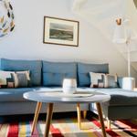 Wohnzimmer mit Sofa