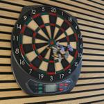 Dartscheibe im Wohnzimmer